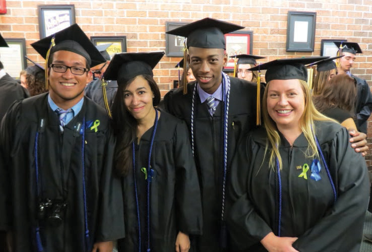 images/Alumni/Magazine/2015Spring/trio_3.jpg TRIO Graduates.